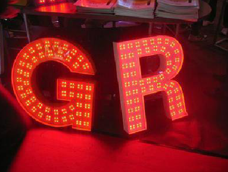 彭泽LED发光字常见的安装误区。